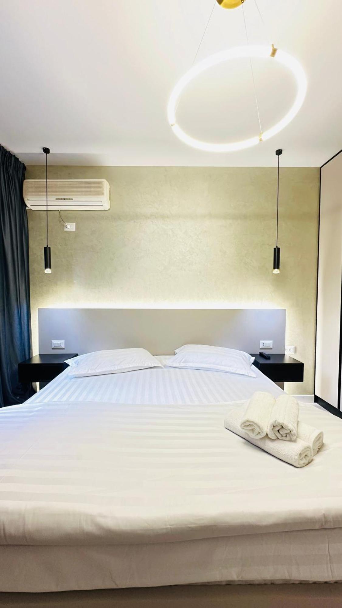 Luxurious Central Stay - Self Check-In Tirana Extérieur photo