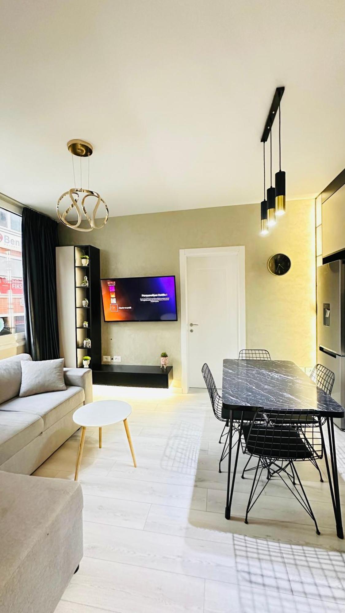 Luxurious Central Stay - Self Check-In Tirana Extérieur photo